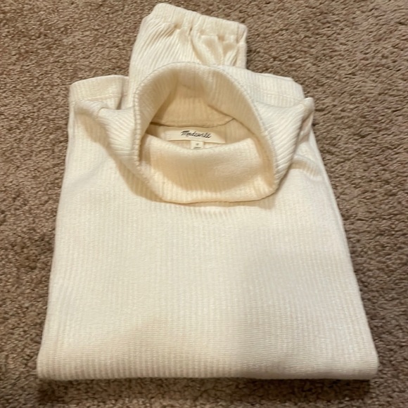 Madewell Sweaters - Crème Madewell cotton ribbed mock turtle neck.
